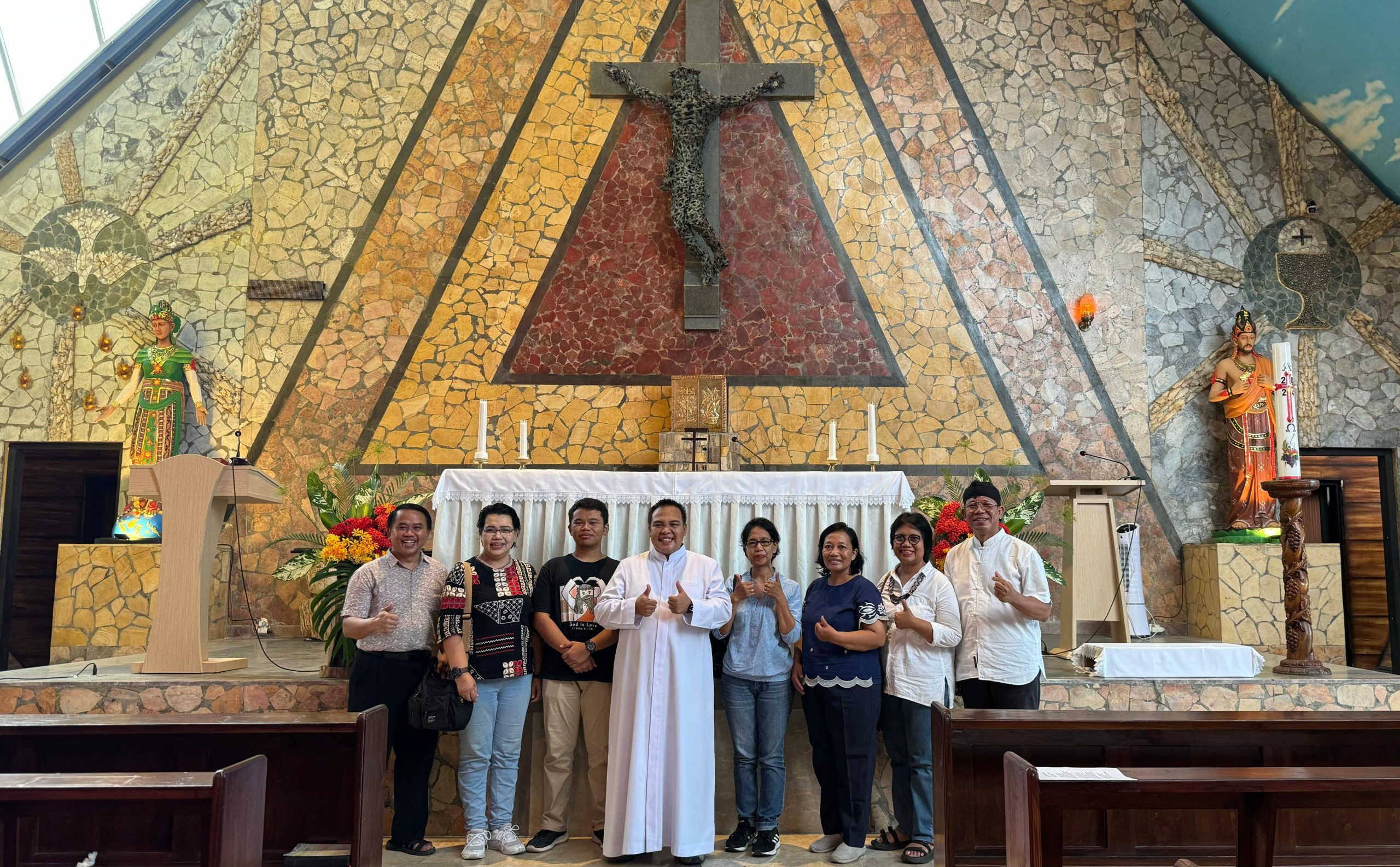 Misa di Gereja Kapal – Tour to Pacitan (2)