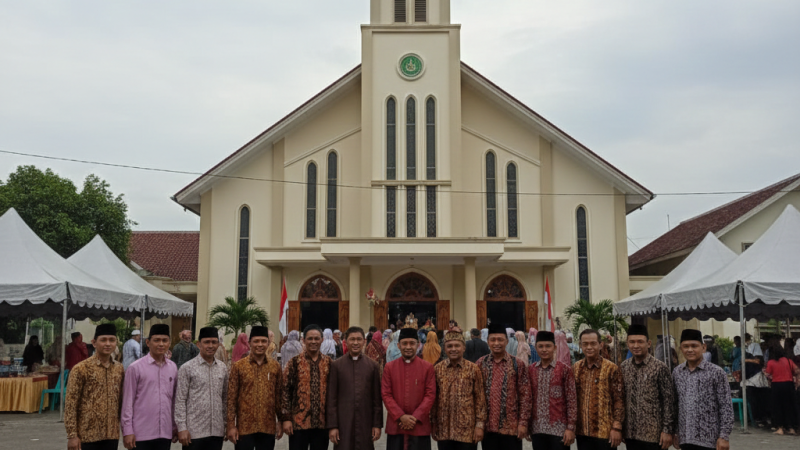 Kasih yang Menembus Tembok Gereja: Sisi Humanis Katedral Malang di Harlah Seabad NU