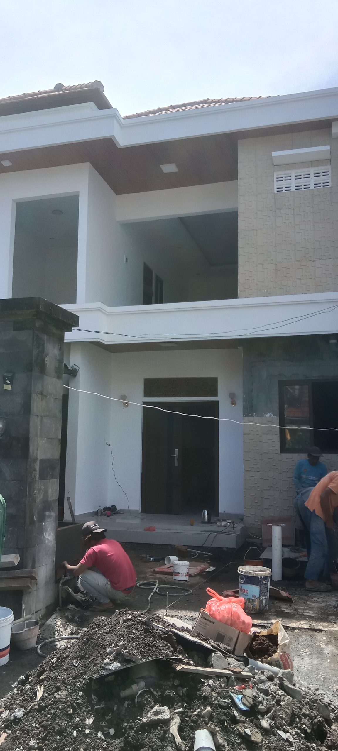RUMAH DAN LIKA-LIKU PENGHUNINYA(2) : TERMINAL TERAKHIR