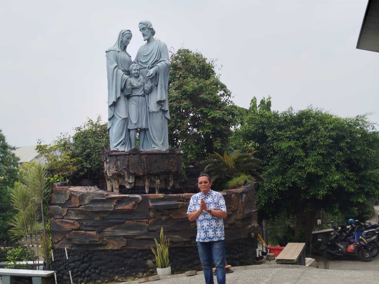 Didampingi Seorang Penolong yakni Roh Kebenaran